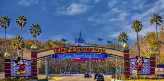 Walt Disney World entrance with Mickey and Minnie.