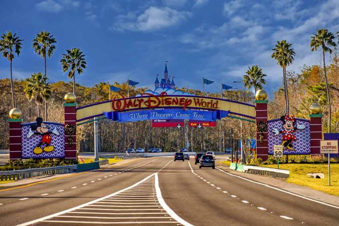 1308072844 featured image Walt Disney World entrance with Mickey and Minnie.
