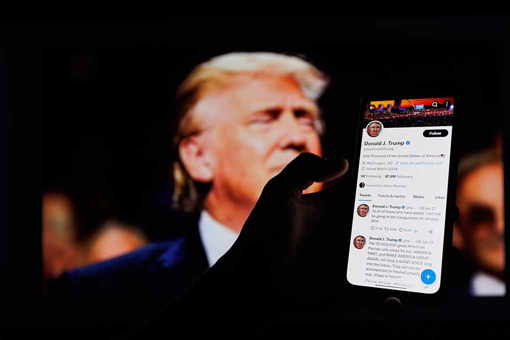 2262006435 featured image Person holding smartphone displaying Twitter profile page