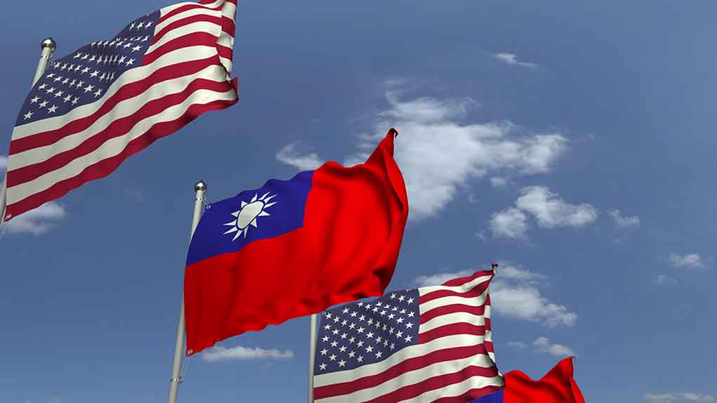 1500442529 featured image American and Taiwanese flags waving in the sky.