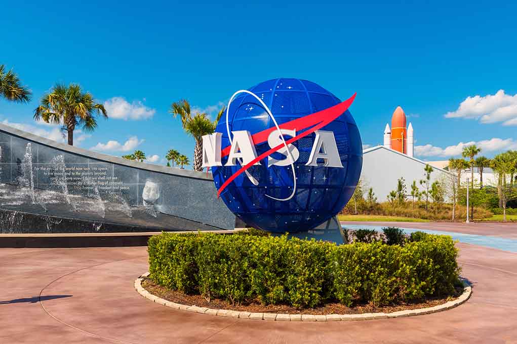 1141345862 featured image NASA logo sculpture with spaceship and palm trees