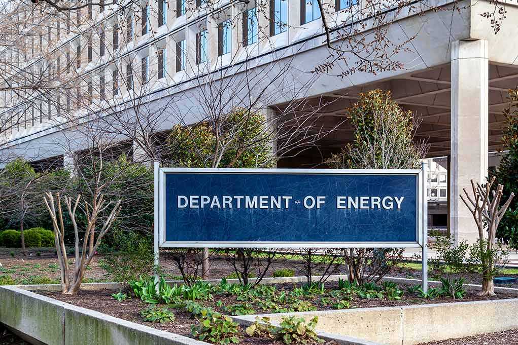 1664498701 featured image Department of Energy sign outside a government building