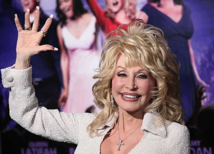 shutterstock_127451906 blonde woman waving at a red carpet event
