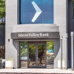 Bank Blunder Leaves $128K On ATM Silicon Valley Bank branch entrance